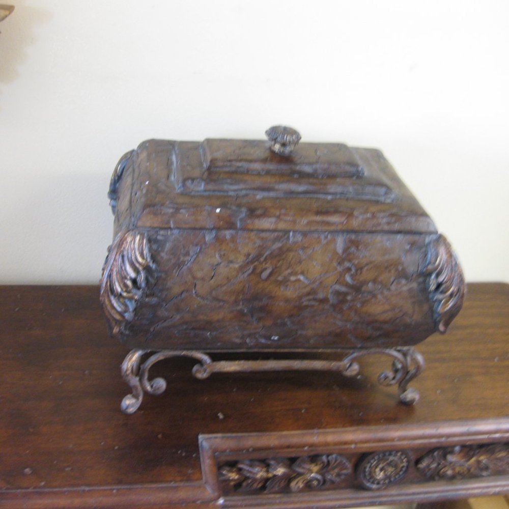 Decorative Box on stand - Picture 5 of 7